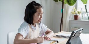 가정용 태블릿을 활용한 스마트한 학습 환경 조성