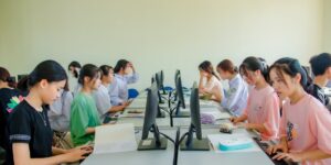 40대 경력 전환을 준비하며 데이터 리터러시를 학습하는 모습