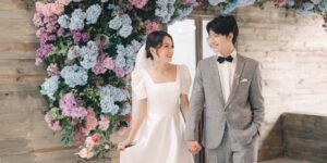 아이의 미래 학자금을 준비하는 30대 부부의 재테크 이미지