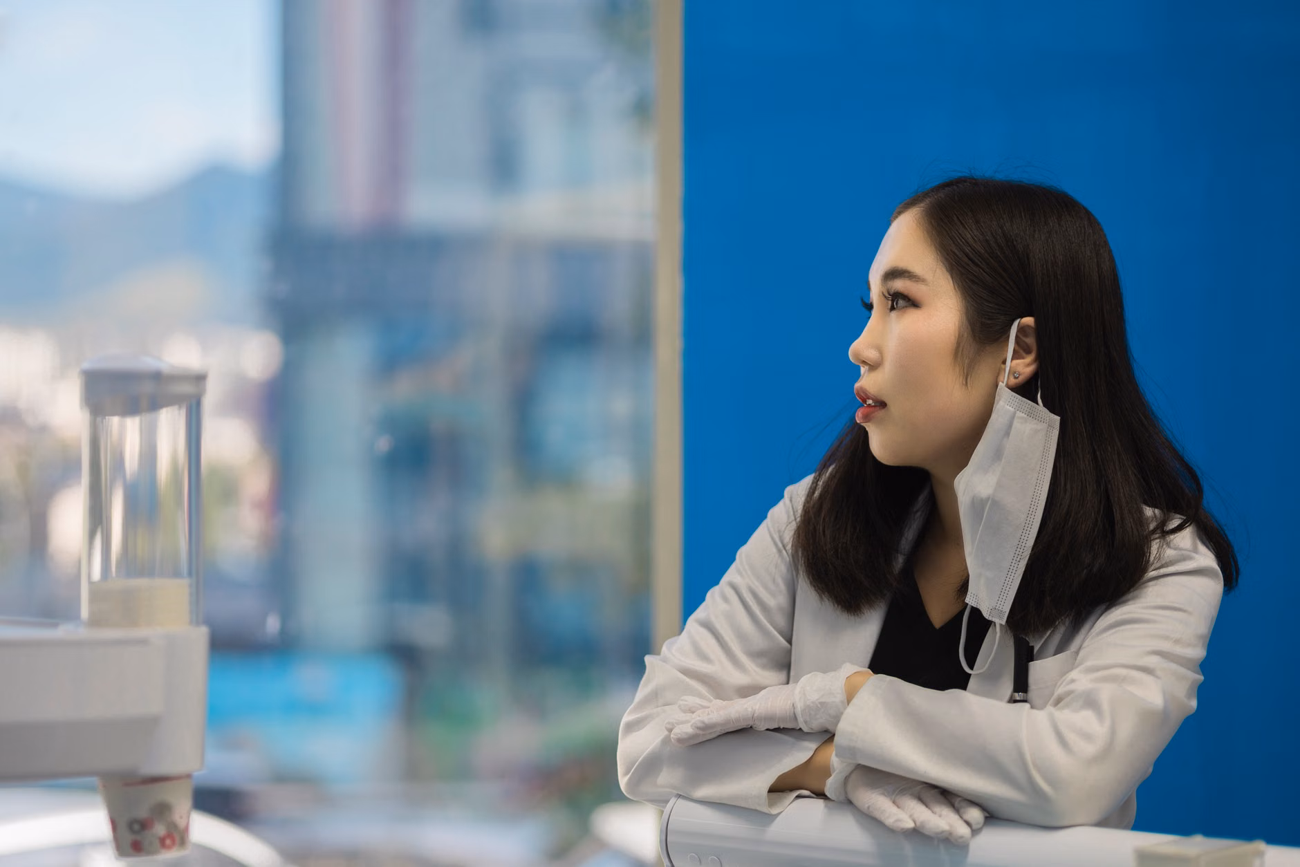30대 부모라면 꼭 알아야 할 치과 보험, 영유아 검진부터 교정까지 대비하는 법 2 치과 치료 비용과 보험 대비를 나타내는 비교 시각 자료